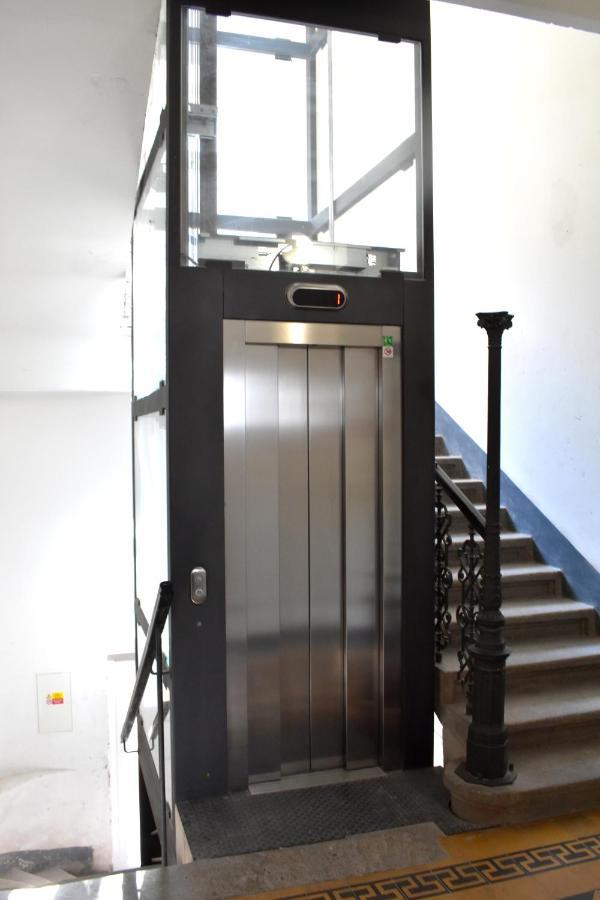 Apartament New Rooftop With Private Wellness, Sauna & Whirlpool Bath *